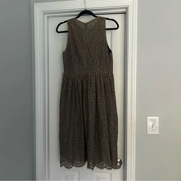 NEW Peter Cohen Elegant Eyelet Lace Sleeveless Dress - Olive Green 100% cotton - Picture 7 of 14